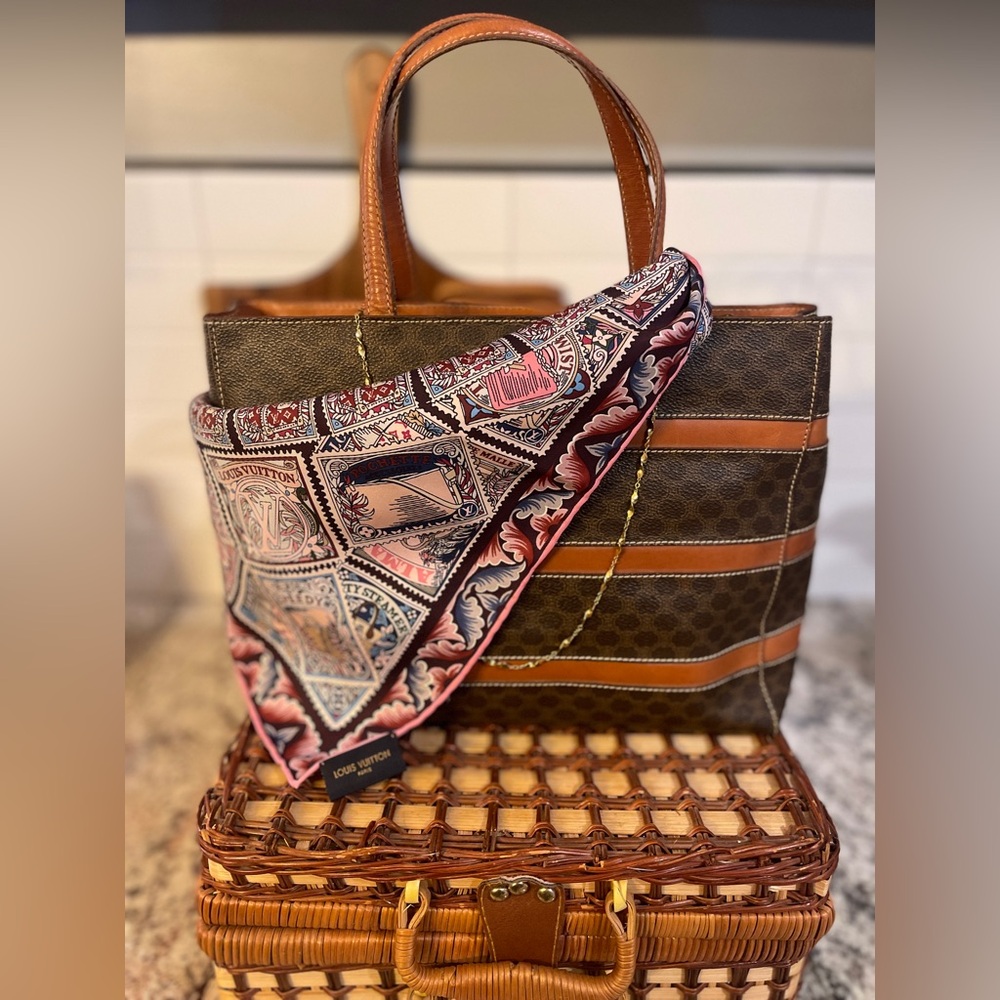 🤎Celine Tote🤎 - Picture 3 of 6